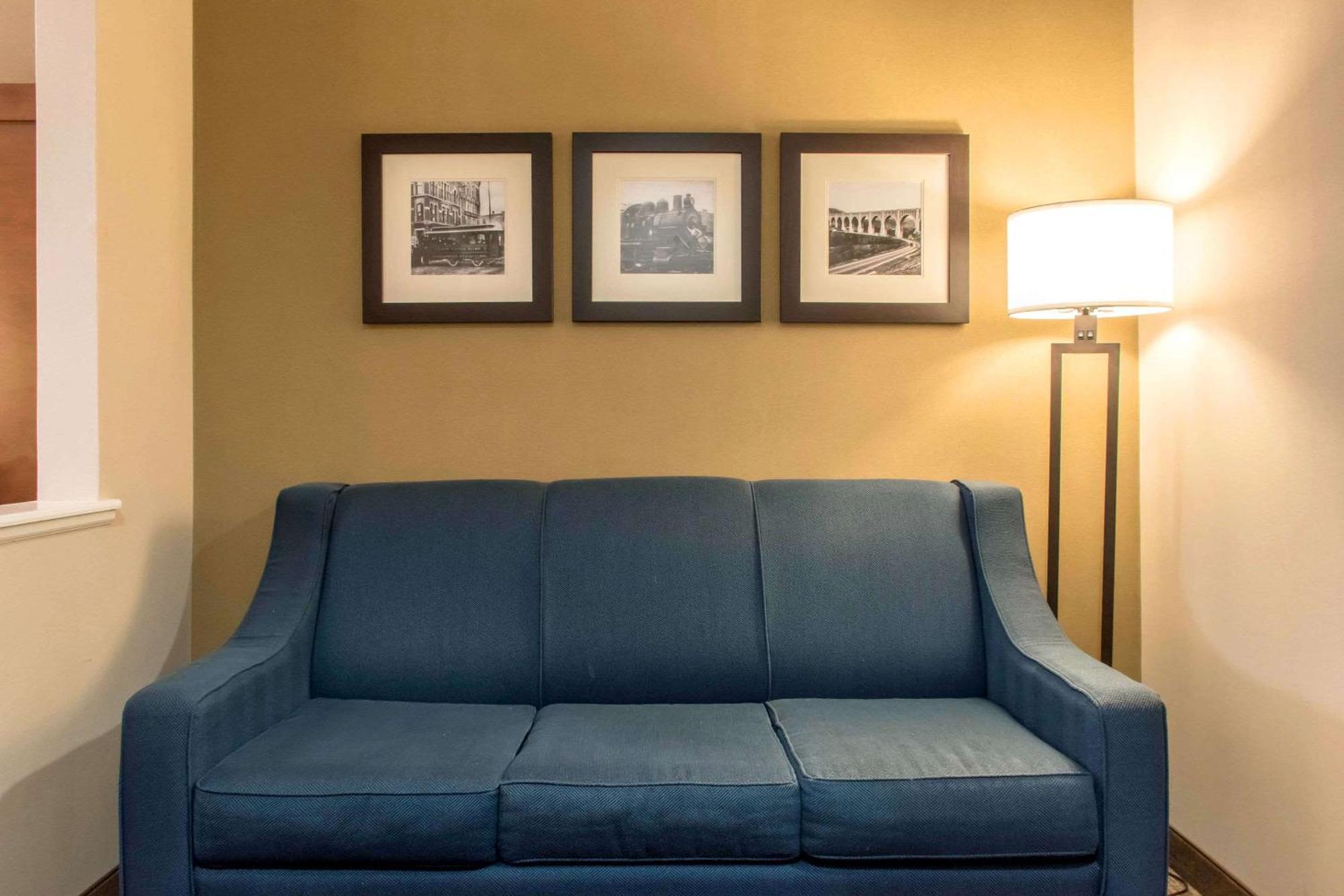 Hotel Comfort Near Montage Mountain