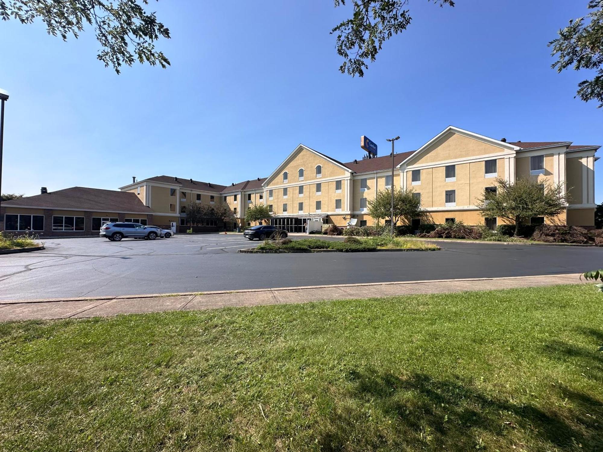Hotel Comfort Near Montage Mountain 3*