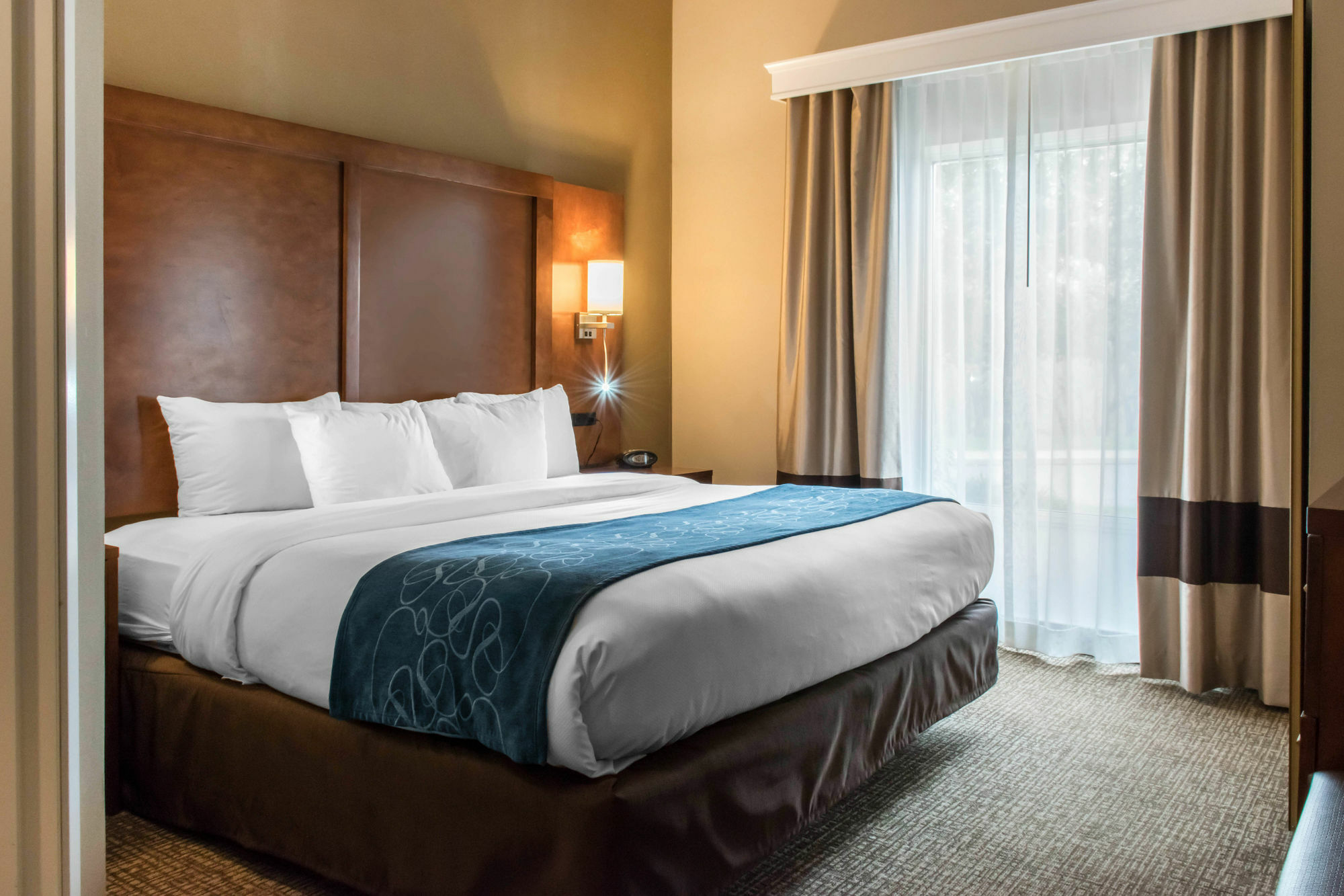 Hotel Comfort Near Montage Mountain 3*